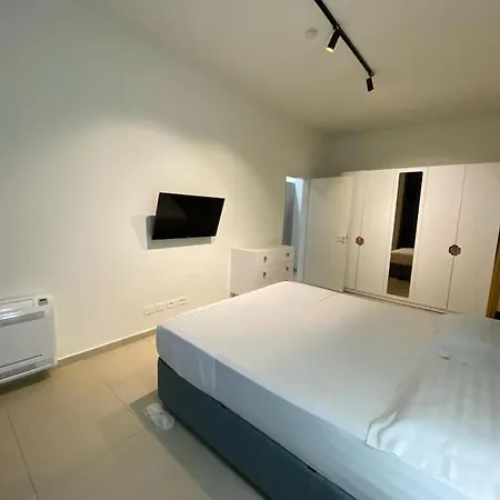 Four C 110-a Gc Appartamento Palasë